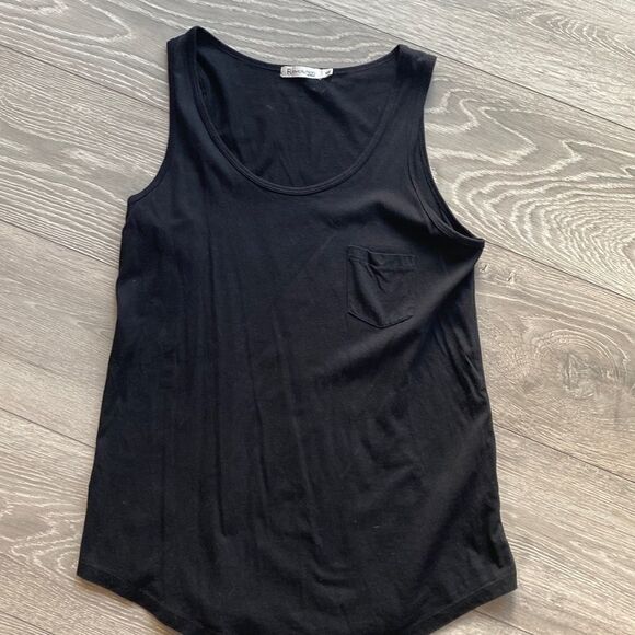 Black Basic Tank Top w Pocket - Picture 1 of 4